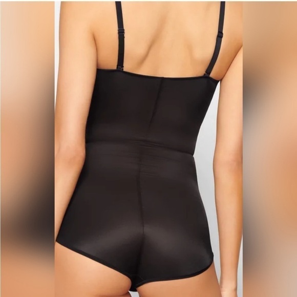 SKIMS Barely there bodysuit brief shapewear with snaps Black Size XS - Picture 12 of 13